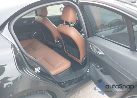 2022 Alfa Romeo Giulia Ti Awd z USA, uszkodzony, nr VIN ZARFANBN2N7652801